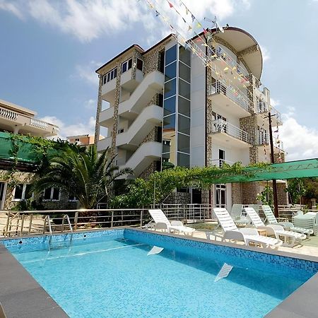 Hotel Victoria بار المظهر الخارجي الصورة