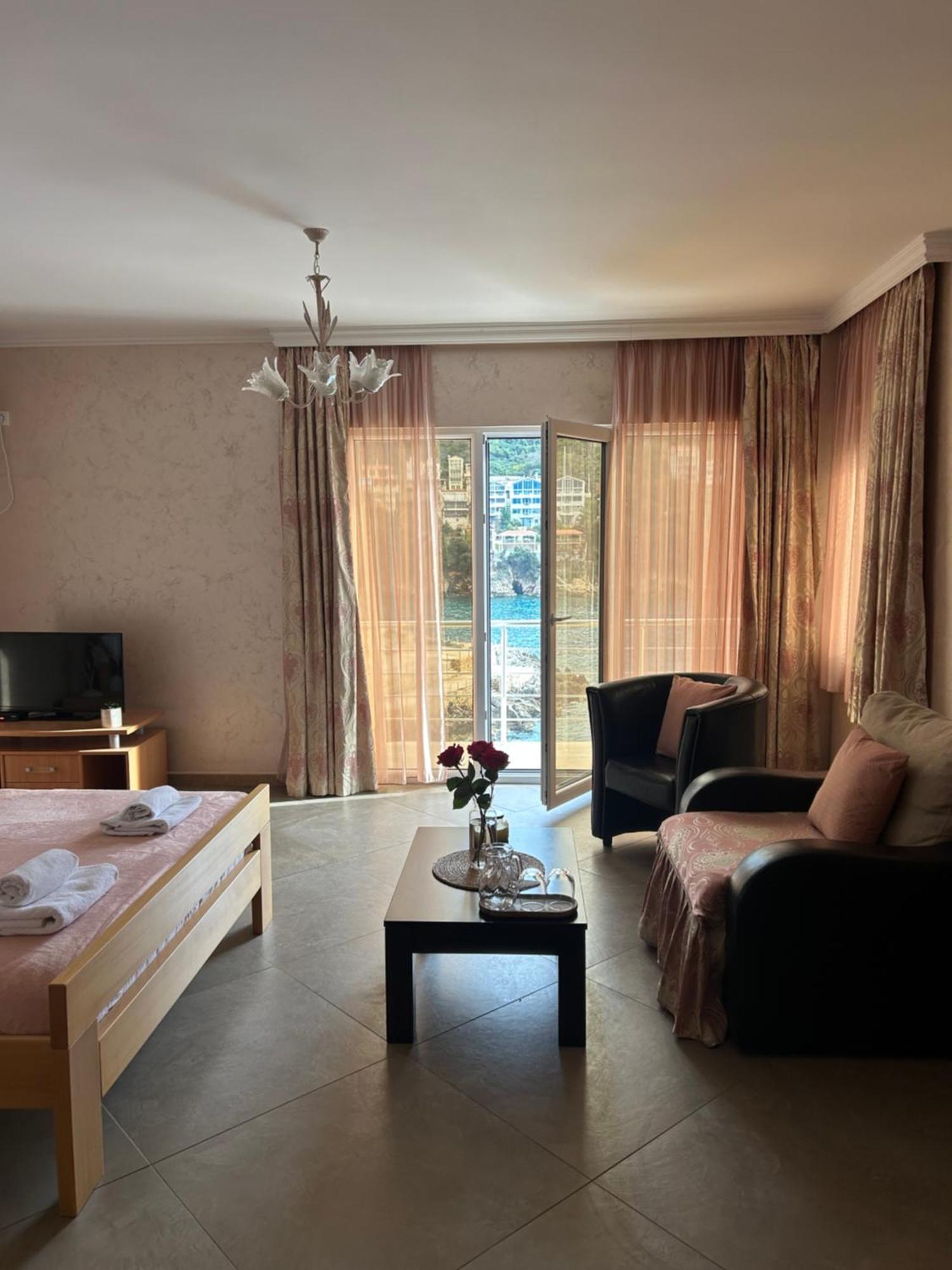 Hotel Victoria بار المظهر الخارجي الصورة