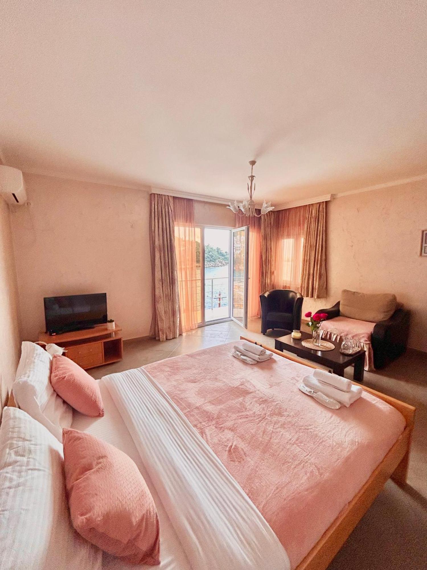 Hotel Victoria بار المظهر الخارجي الصورة