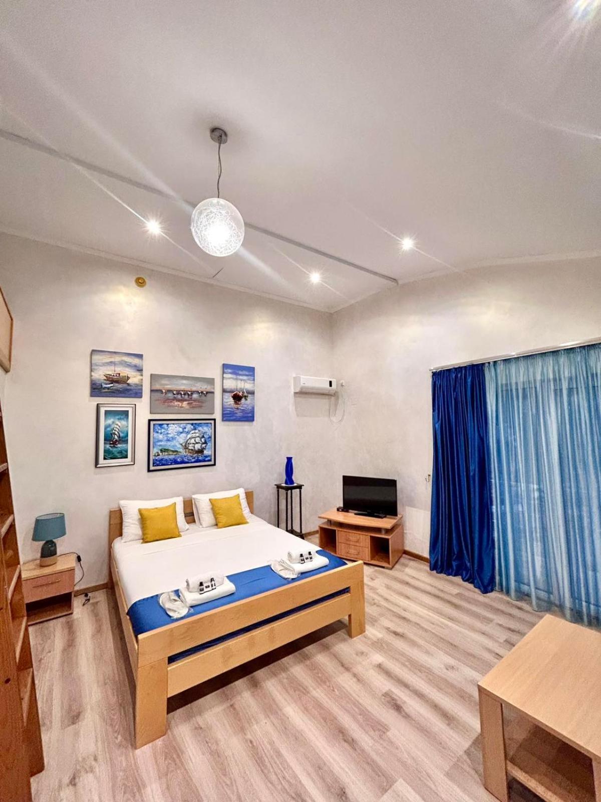 Hotel Victoria بار المظهر الخارجي الصورة