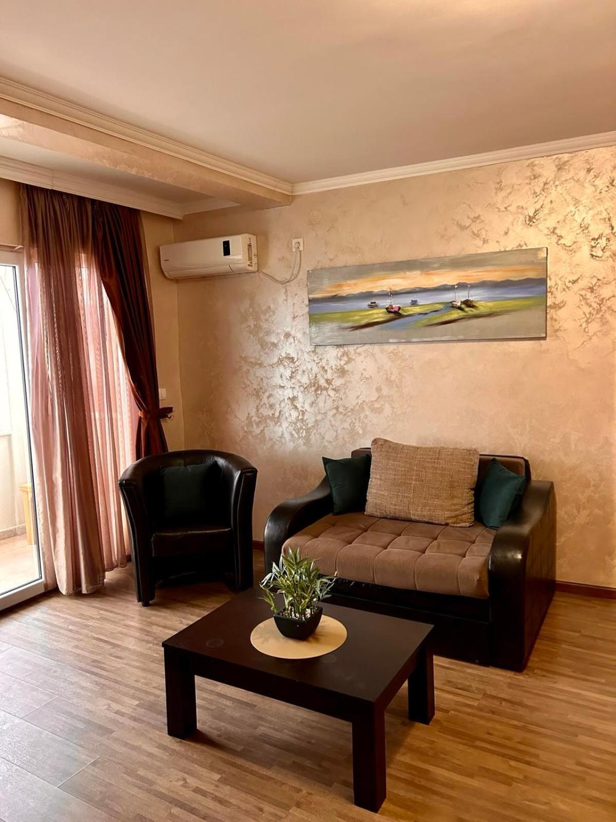 Hotel Victoria بار الغرفة الصورة