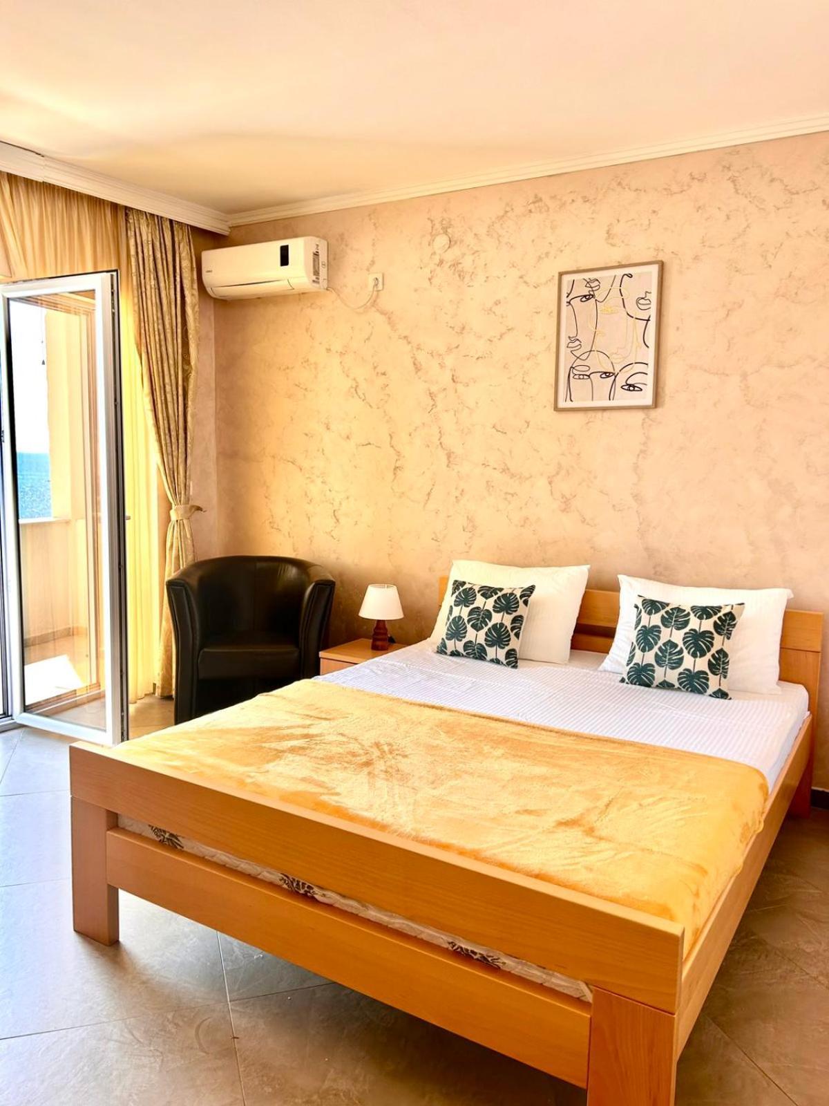 Hotel Victoria بار الغرفة الصورة